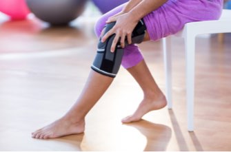 Photo d'illustration : une femme avec une genouillère